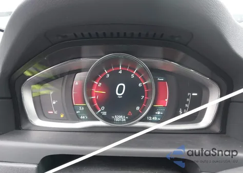 2015 Volvo Xc70 T6 Platinum z USA, uszkodzony, nr VIN YV4902ND2F1200537